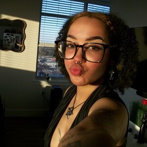 Meet your Posher, Cece